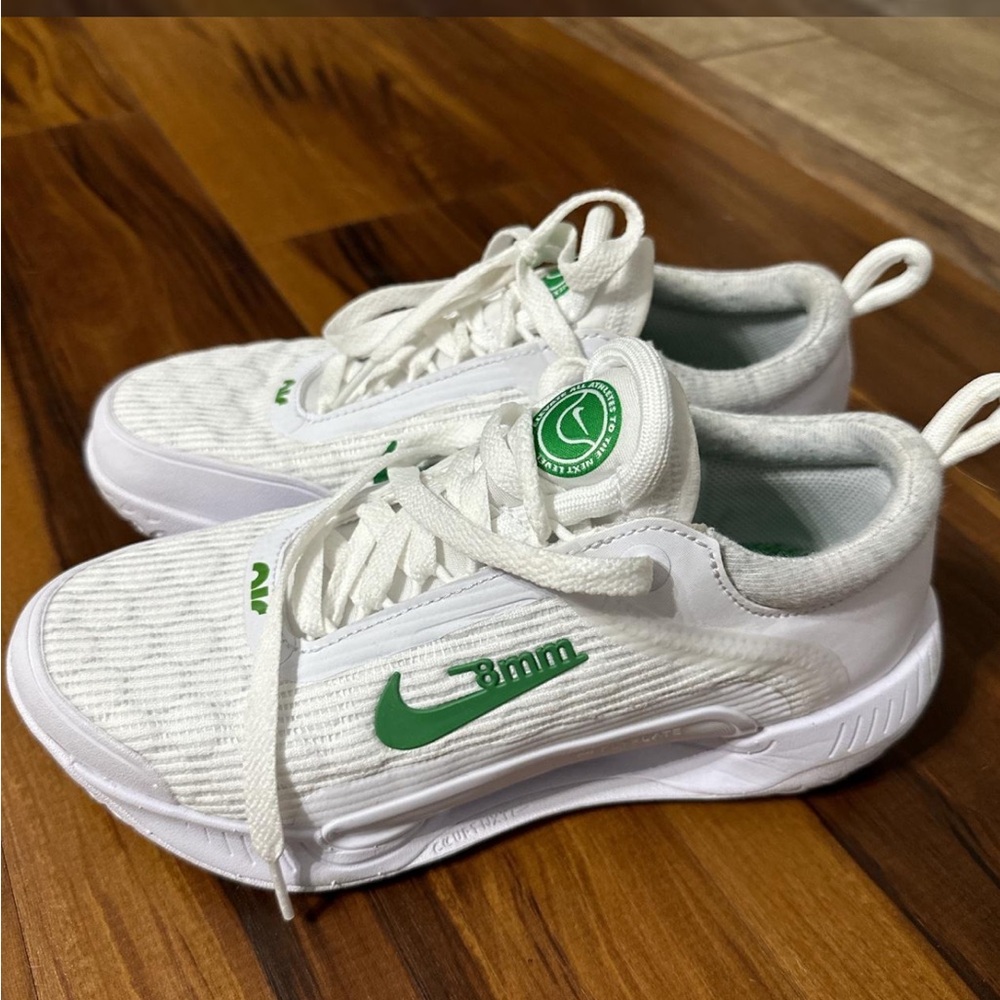 Women’s Nike Tennis Shoes